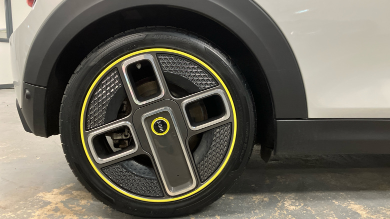 MINI Hatchback 135kW Cooper S Level 2 33kWh 3dr Auto Electric Hatchback